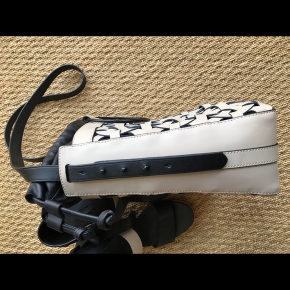 Thacker Kenlee Woven Leather Bucket Bag Crossbody Never Used - Picture 3 of 7